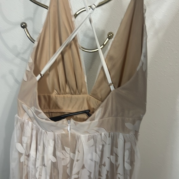 Luxxel long evening dress tan inside with a beautiful white overlay size small - Picture 9 of 9